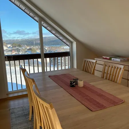 Apartamento Hyggelig Toppleilighet Naer Sentrum *