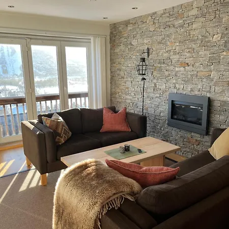Apartamento Hyggelig Toppleilighet Naer Sentrum *