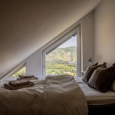 Apartamento Hyggelig Toppleilighet Naer Sentrum *