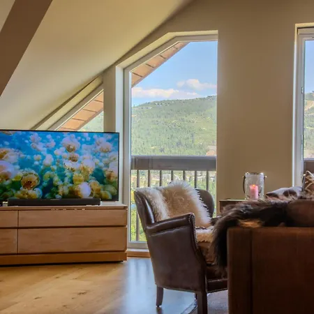 Hyggelig Toppleilighet Naer Sentrum Apartamento *