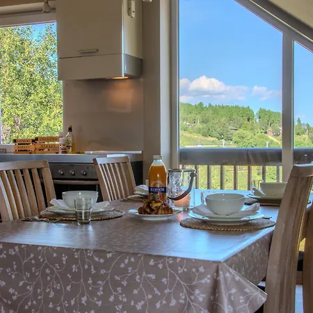 Apartamento Hyggelig Toppleilighet Naer Sentrum *